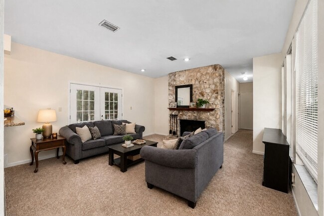 Photo - 315 NW 28 St