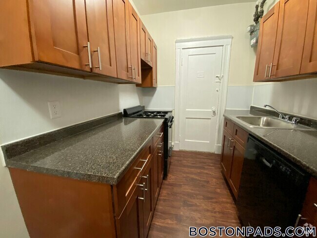 Building Photo - 1167 Boylston St Rental