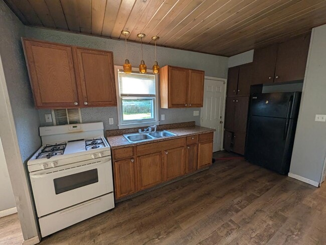 Photo - 56445 Eastlea Dr