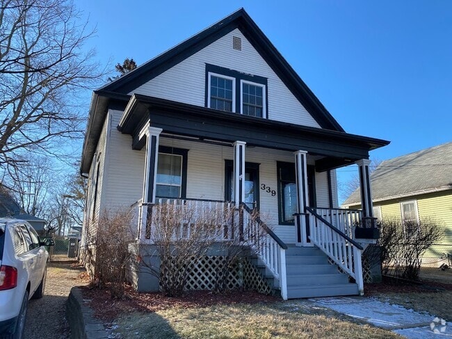 Front Porch - 339 E Lincoln St Rental