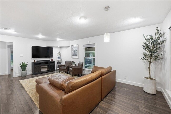 Photo - 2263 Briarcliff Dr