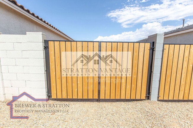 Photo - 2028 E Brooklyn Dr