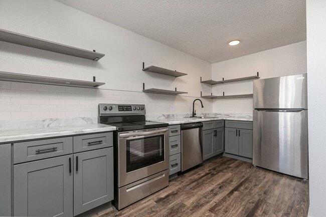 Photo - 1147 E Elm St Unidad 8