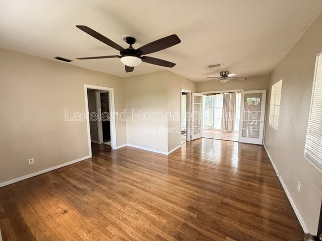 Photo - 3115 Buckingham Ave
