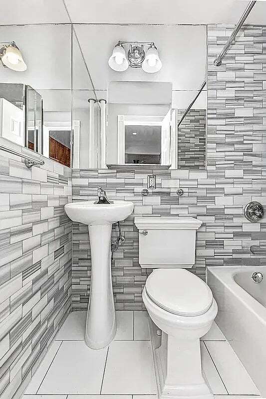 Photo - 235 E 14th St Unidad 2D