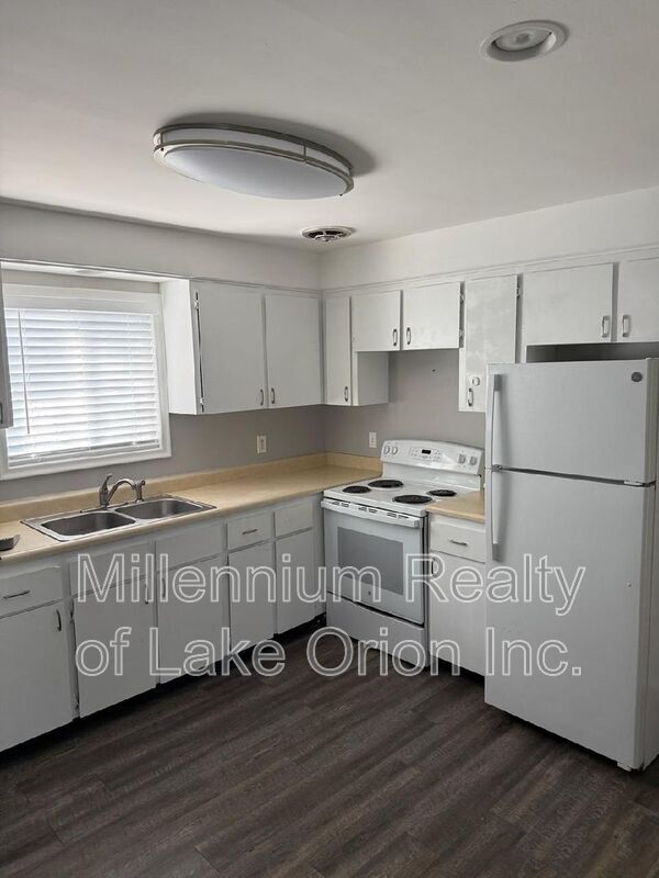 Photo - 80 Myron St Unit #1