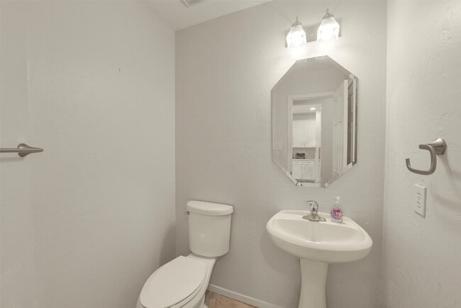 Photo - 2414 Falcon Knoll Ln