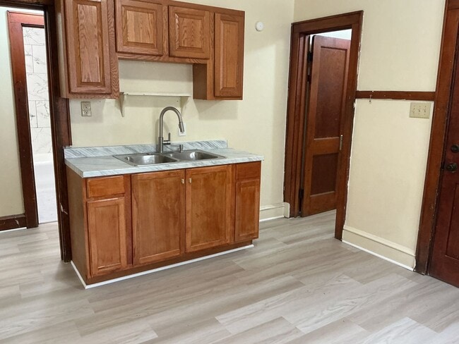 Building Photo - 5342-5344-5344 N 35th St Unit Lower