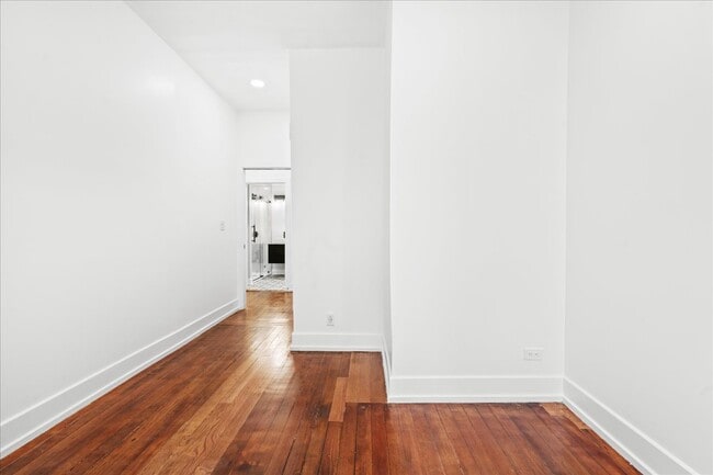 Photo - 1904 S Loomis St Unit 2nd Floor