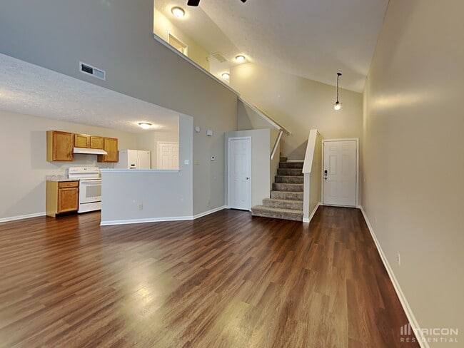 Photo - 4452 Redcliff N Ln