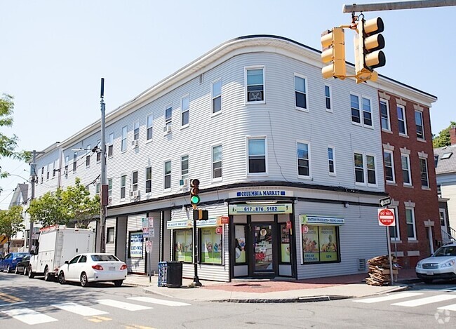 Building Photo - 131 Columbia St Unit 2 Rental