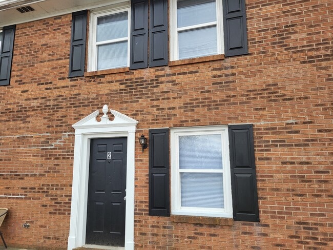 Photo - 335 Churchill Dr