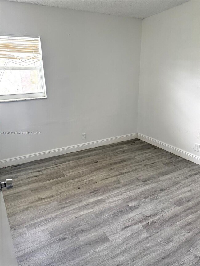 Photo - 5402 NW 24th Ct Unit 70