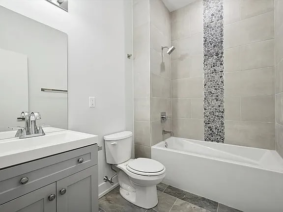 Building Photo - 2107 N Fairhill St