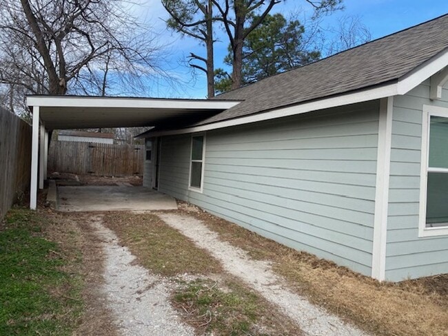 Photo - 309 Hobson St