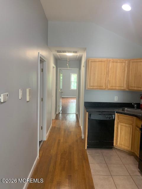 207 Hutton St Unit 2