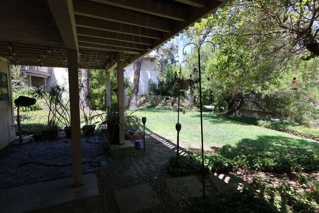5227 Caminito Apartado