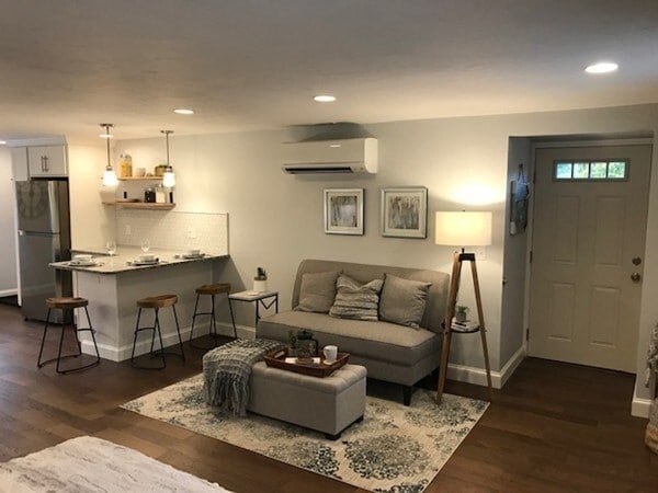 Photo - 685 Pond St Unit B