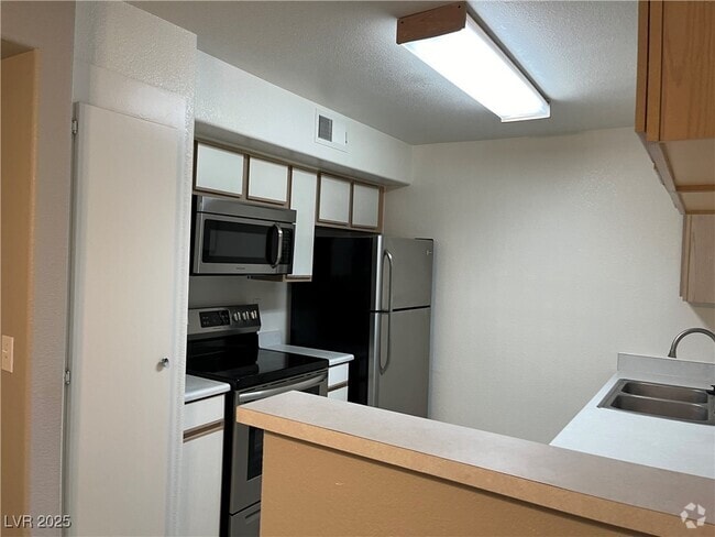 Building Photo - 2300 E Silverado Ranch Blvd Unit 1067 Rental