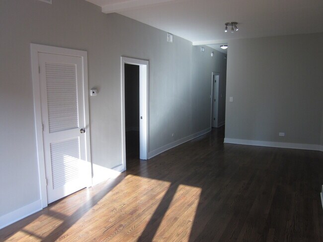 Photo - 2642 W HADDON AVE Unit 1