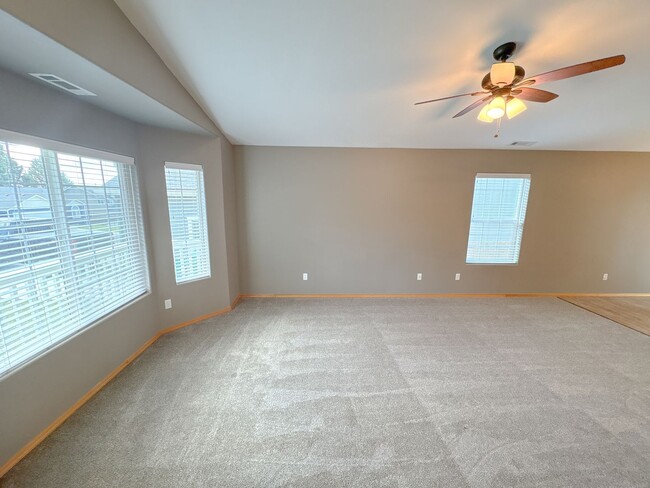 Photo - Three Bedroom, Two Bath House in Southview