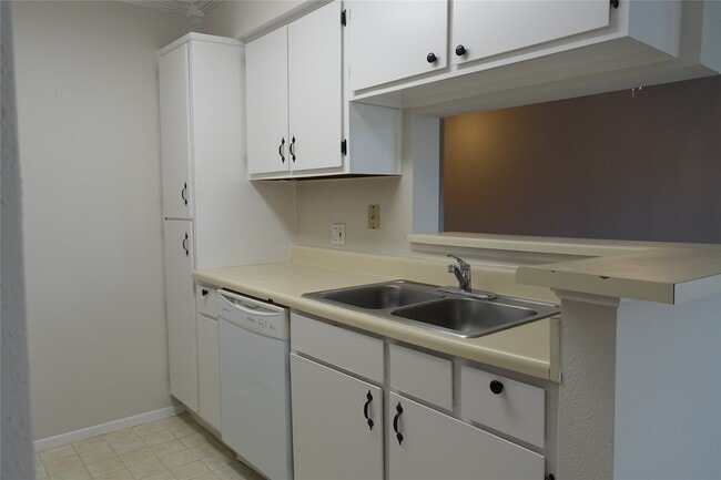 Building Photo - 18800 Egret Bay Blvd Unit 905