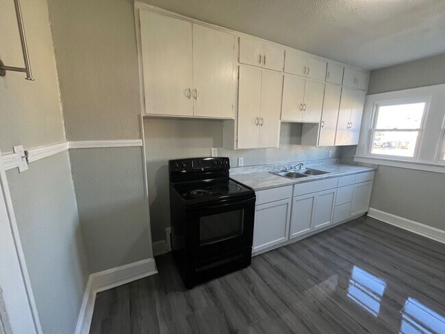 Photo - 2107/2105 central ave Unidad 2105 Central Avenue