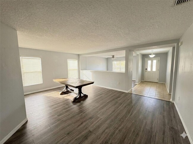 Photo - 664 Canna Dr