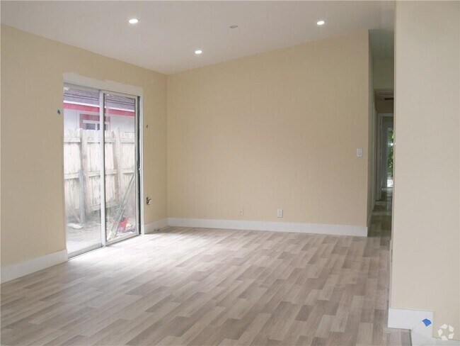 Building Photo - 7191 SW 14th St Unit 7191 Rental