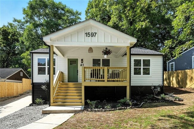 Building Photo - 1597 Glenwood Ave SE Rental