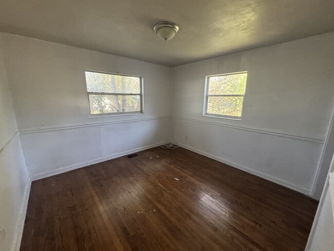 Photo - 1722 Pine Ave