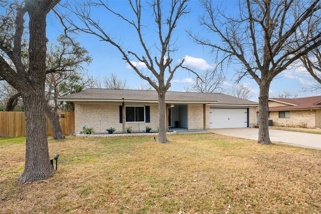 Building Photo - 117 Shady Oak Dr