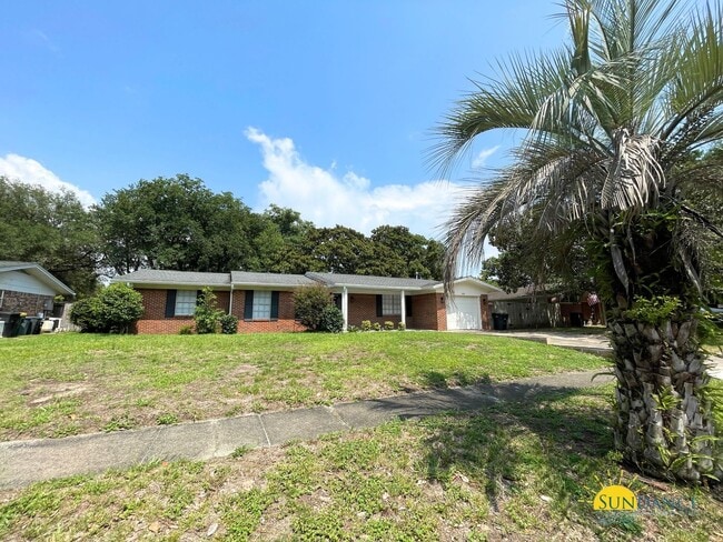 Building Photo - Updated 3-Bedroom Home in desirable Kenwood neighborhood!