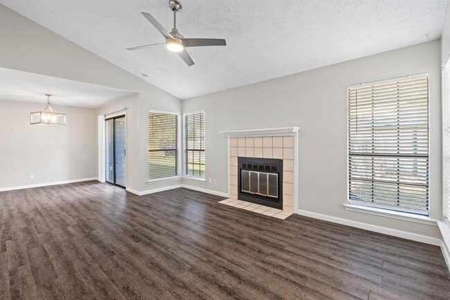 Photo - 707 Brookside Pass