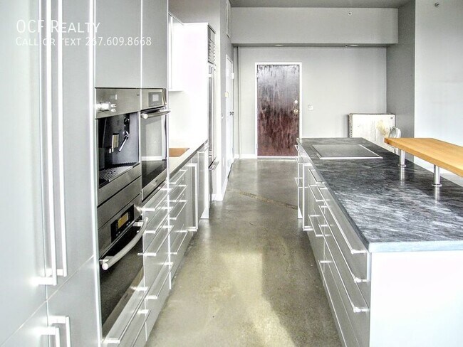 Photo - Corner Penthouse Loft Space w/ High End Am...