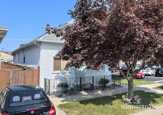 Building Photo - 1112 23rd Ave Unit 1