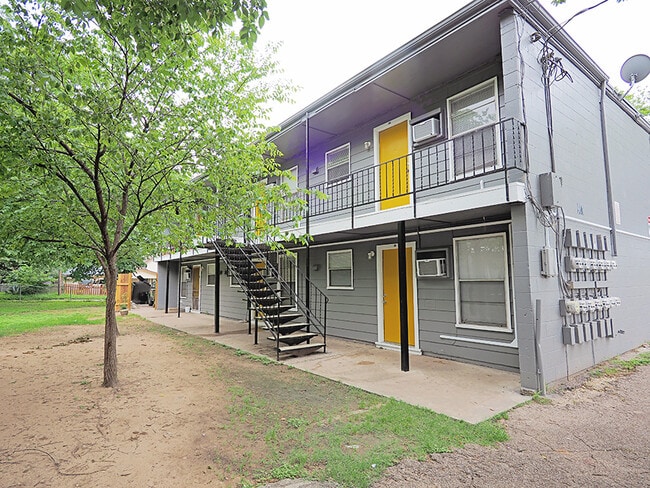 Photo - Recently Remodeled Studio Apartment In Hot East Austin! Unit Apt A