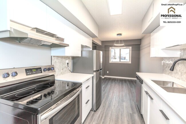 Photo - 116 Centennial Crt NW