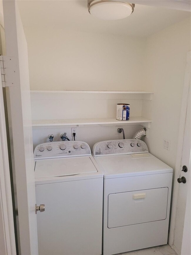 Photo - 770 NE 38th St