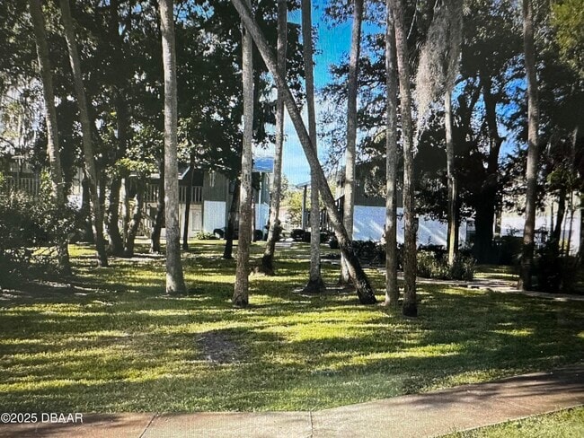 Building Photo - 840 Center Ave Unit 75