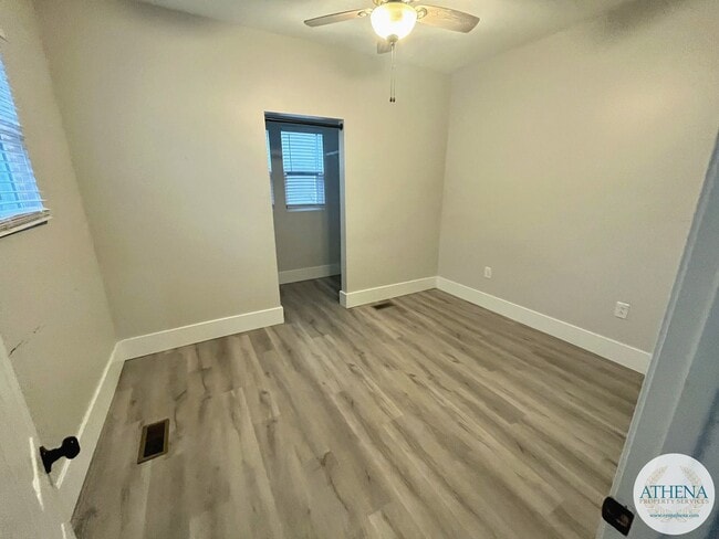 Photo - 5 Bedroom / 2 Bath House - NEAR SEMO's CAMPUS