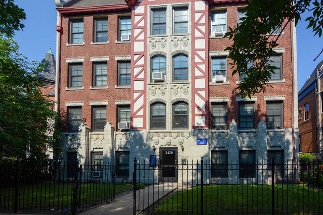 Building Photo - 2425 N Kedzie Blvd Rental