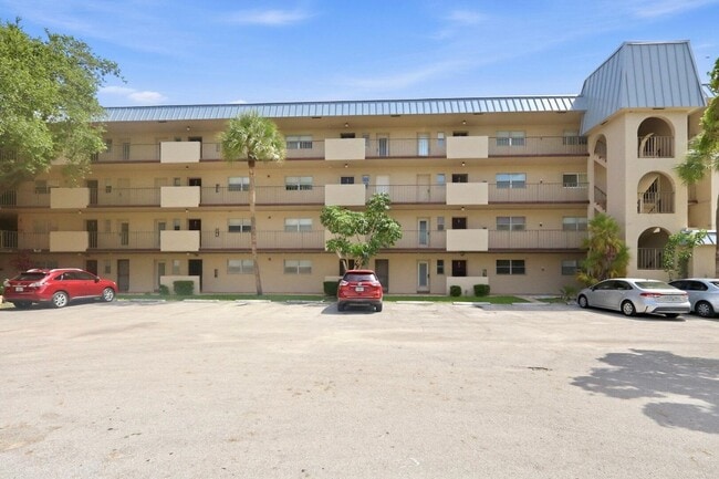 Photo - 6301 N Falls Cir Dr Unit 111