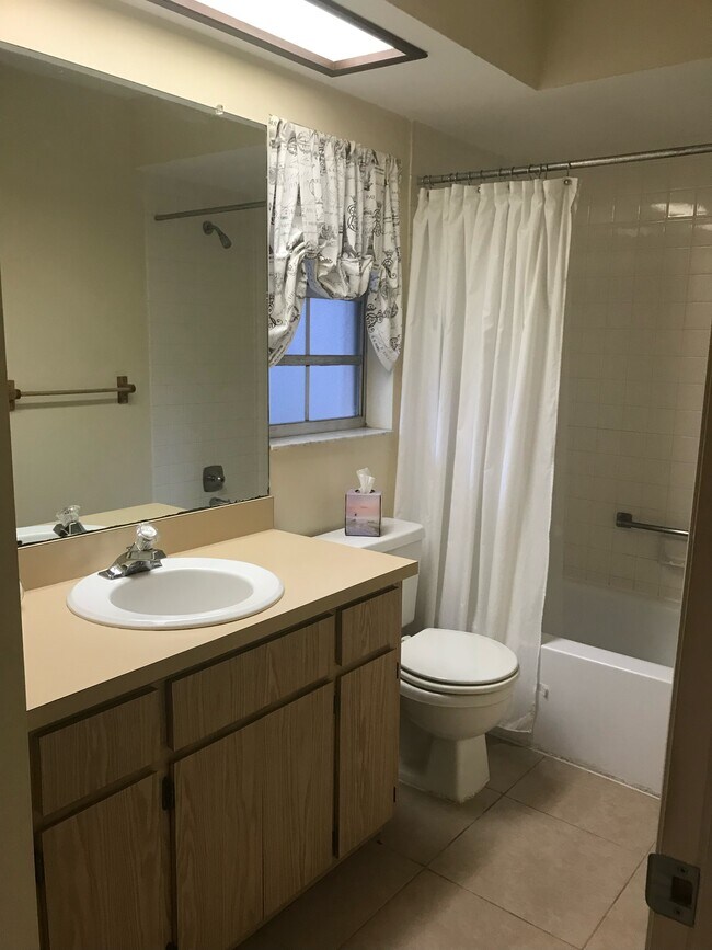 1217 Montrose Pl Condo Unit 1217 Montrose Place Condo for Rent in