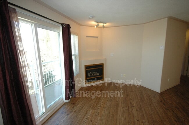 Photo - 4405-4437 37 St Unit #6