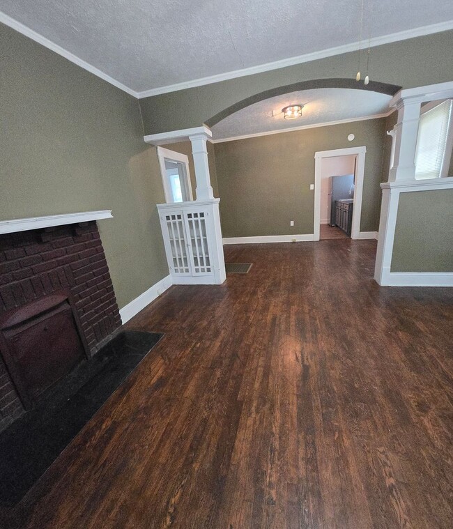 Photo - 901 Montgomery Ave