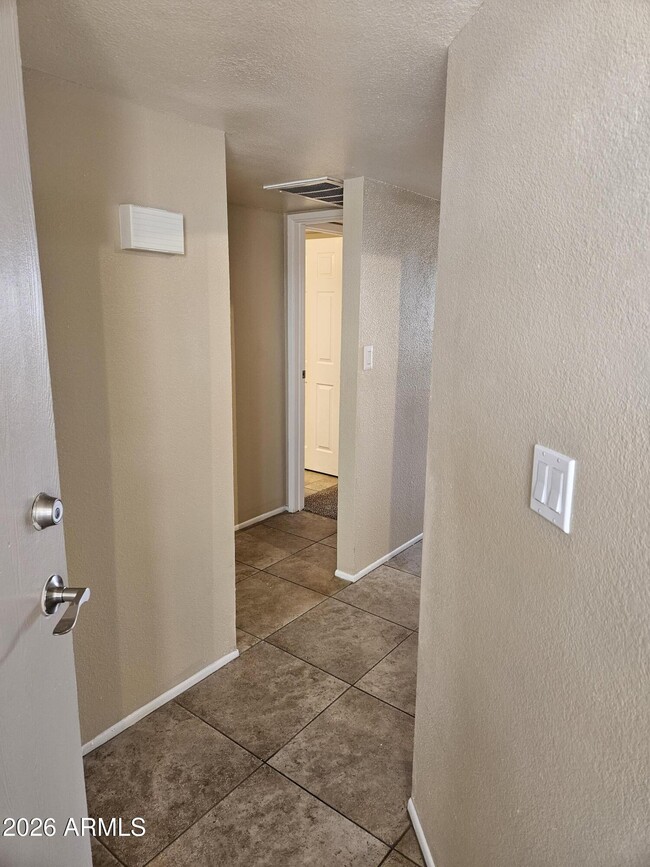 Photo - 835 N Granite Reef Rd Unidad 6A