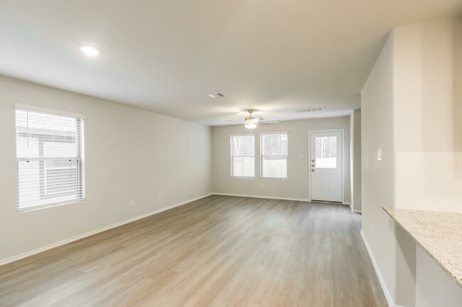Photo - 24825 Scilla Wy