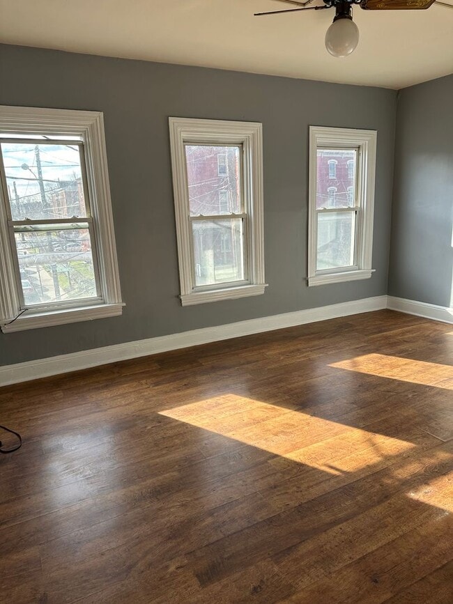 Building Photo - 809 Columbia Ave Unit Apt 2