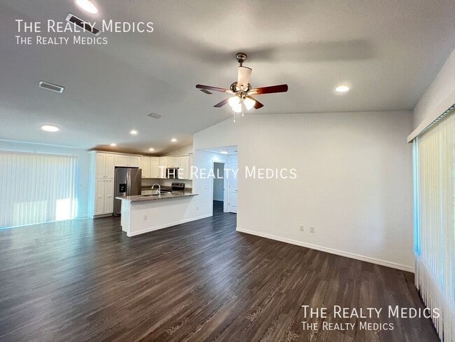 Photo - 190 Fisher Way